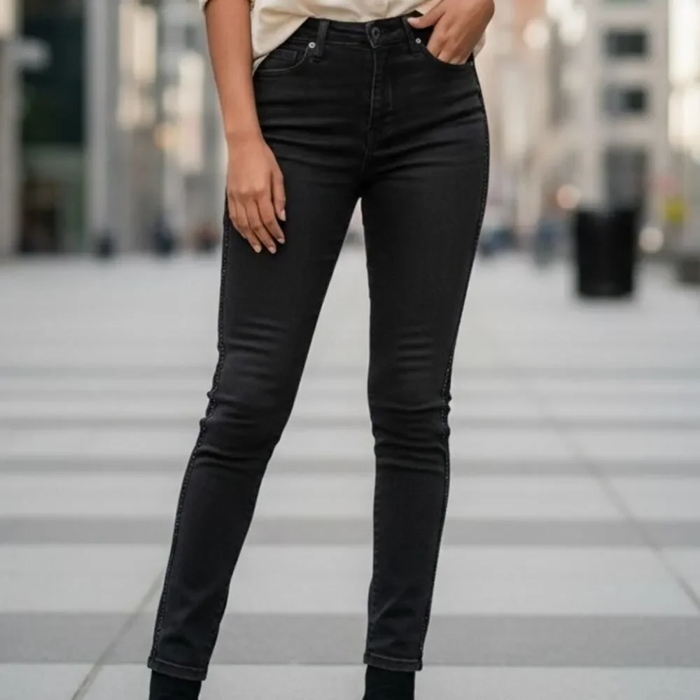 DENIZEN Women's High Rise Ankle Skinny Stretchy Black Wash Jeans - Size: 6
